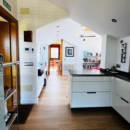 La Curia * بونتيفيذرا